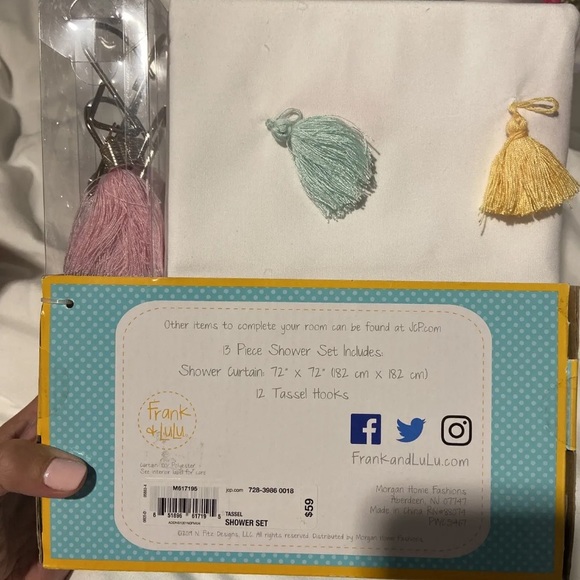 Frank & lulu shower curtain - Picture 3 of 3